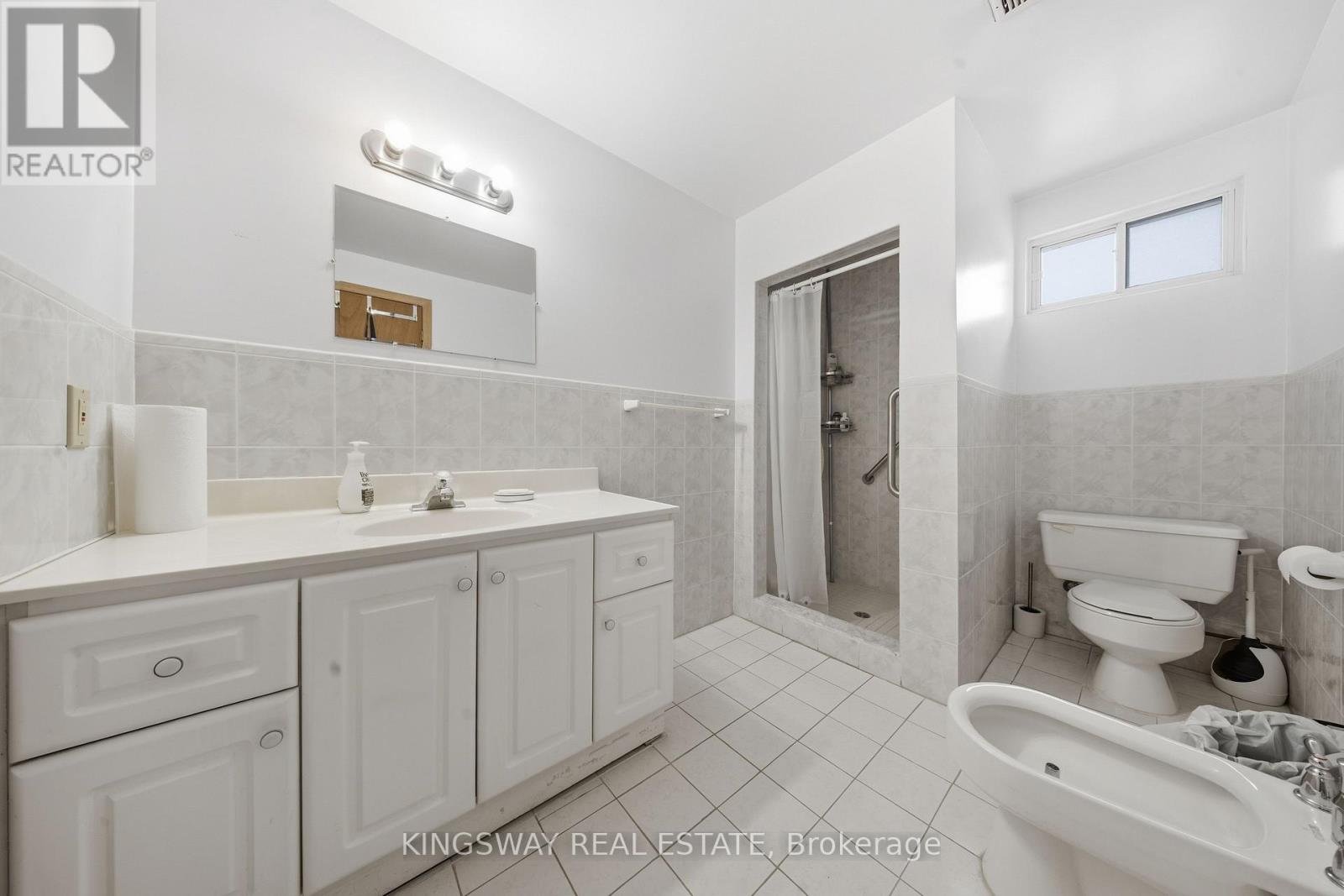 163 Floradale Drive, Mississauga, Ontario  L5B 1G2 - Photo 22 - W13075444