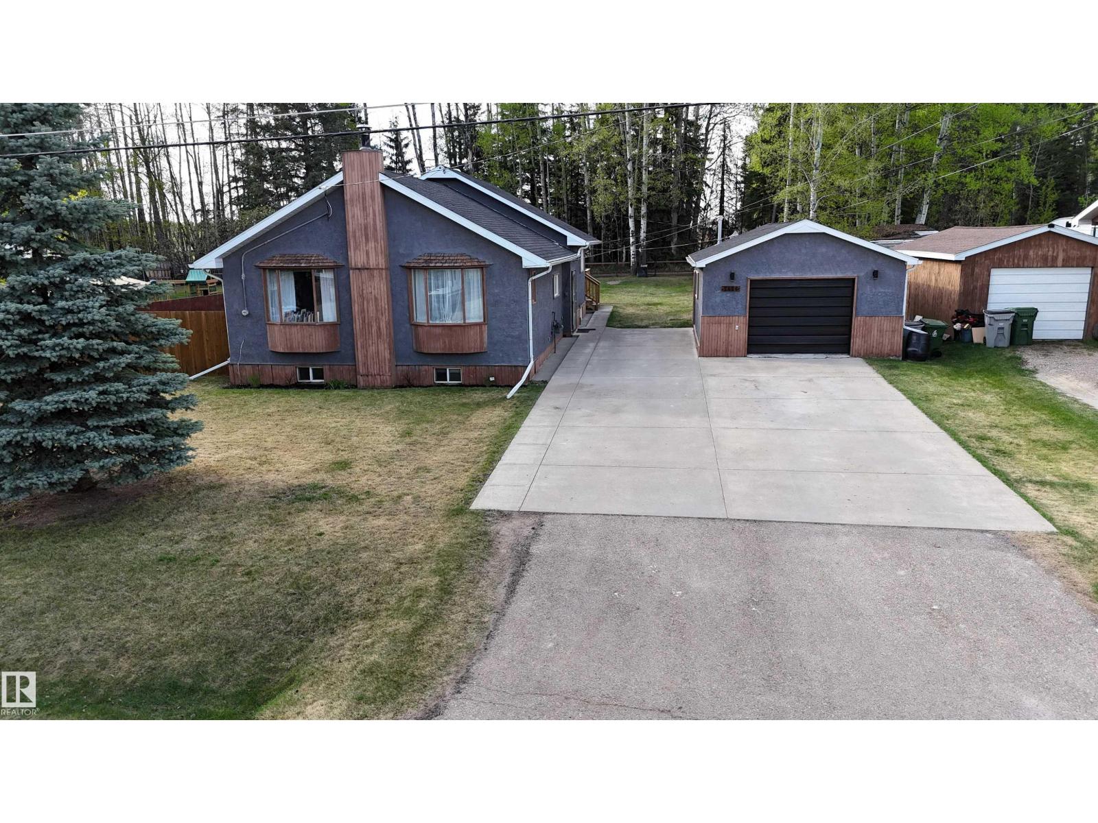 7126 4A AVE, edson, Alberta