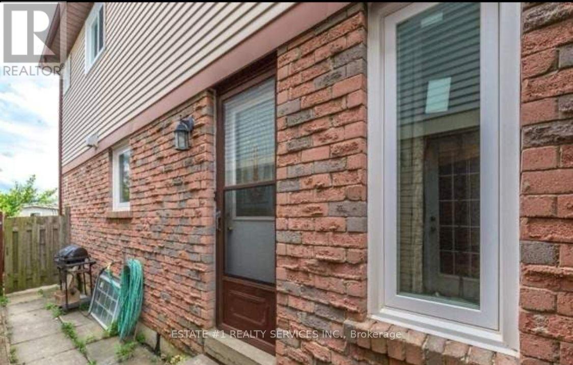 Bsmnt - 36 Dafoe Crescent E, Brampton, Ontario  L6Y 2L2 - Photo 2 - W13131682