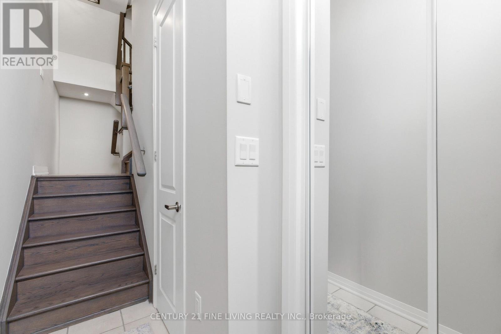 279 Downsview Park Boulevard, Toronto, Ontario  M3K 0B6 - Photo 3 - W13131686