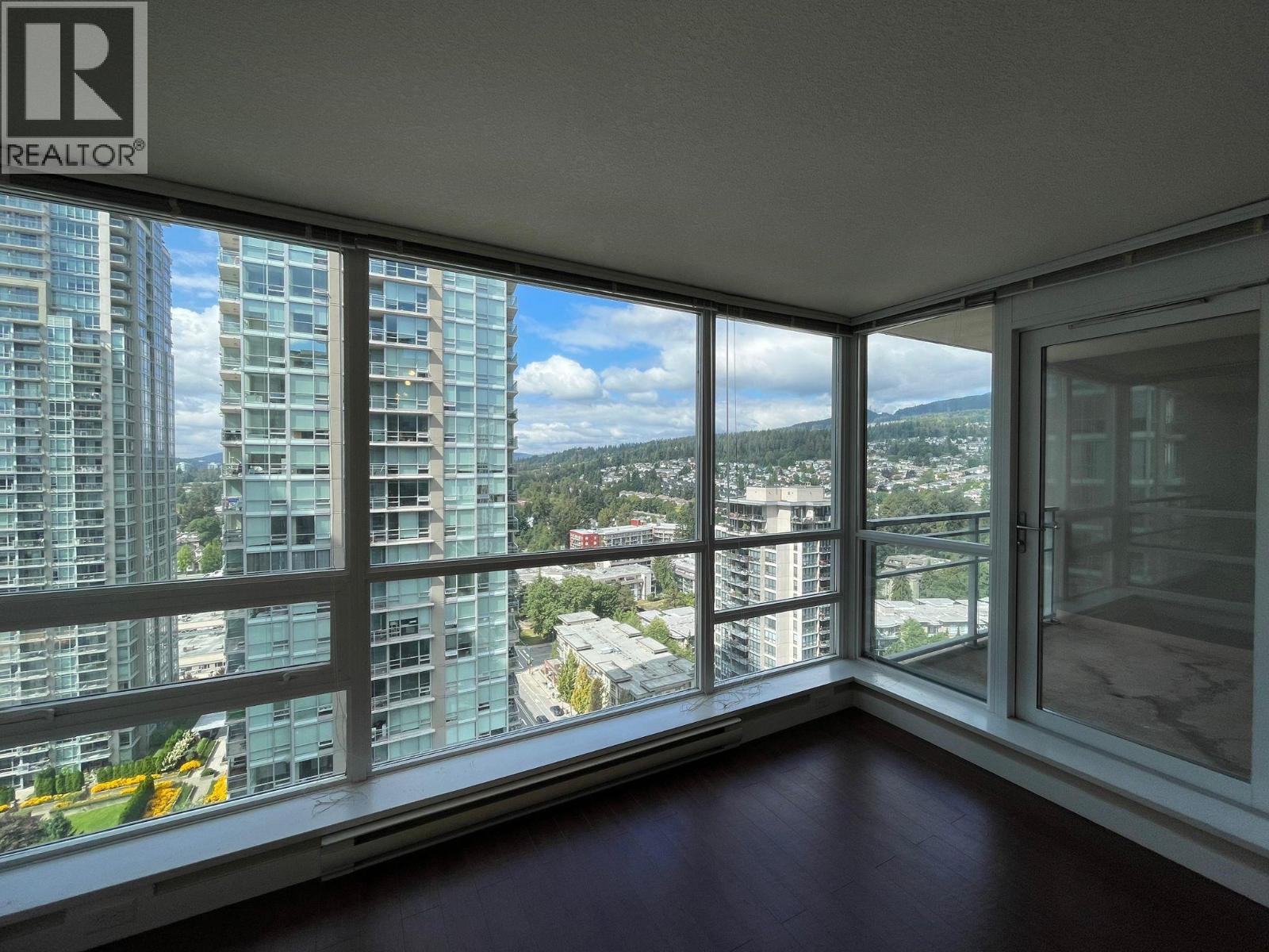 2607 2978 Glen Drive, Coquitlam, British Columbia  V3B 0C3 - Photo 2 - R3124019