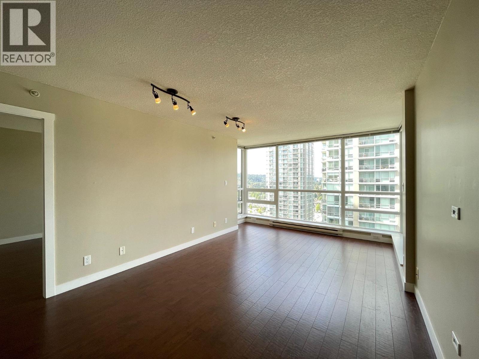 2607 2978 Glen Drive, Coquitlam, British Columbia  V3B 0C3 - Photo 3 - R3124019