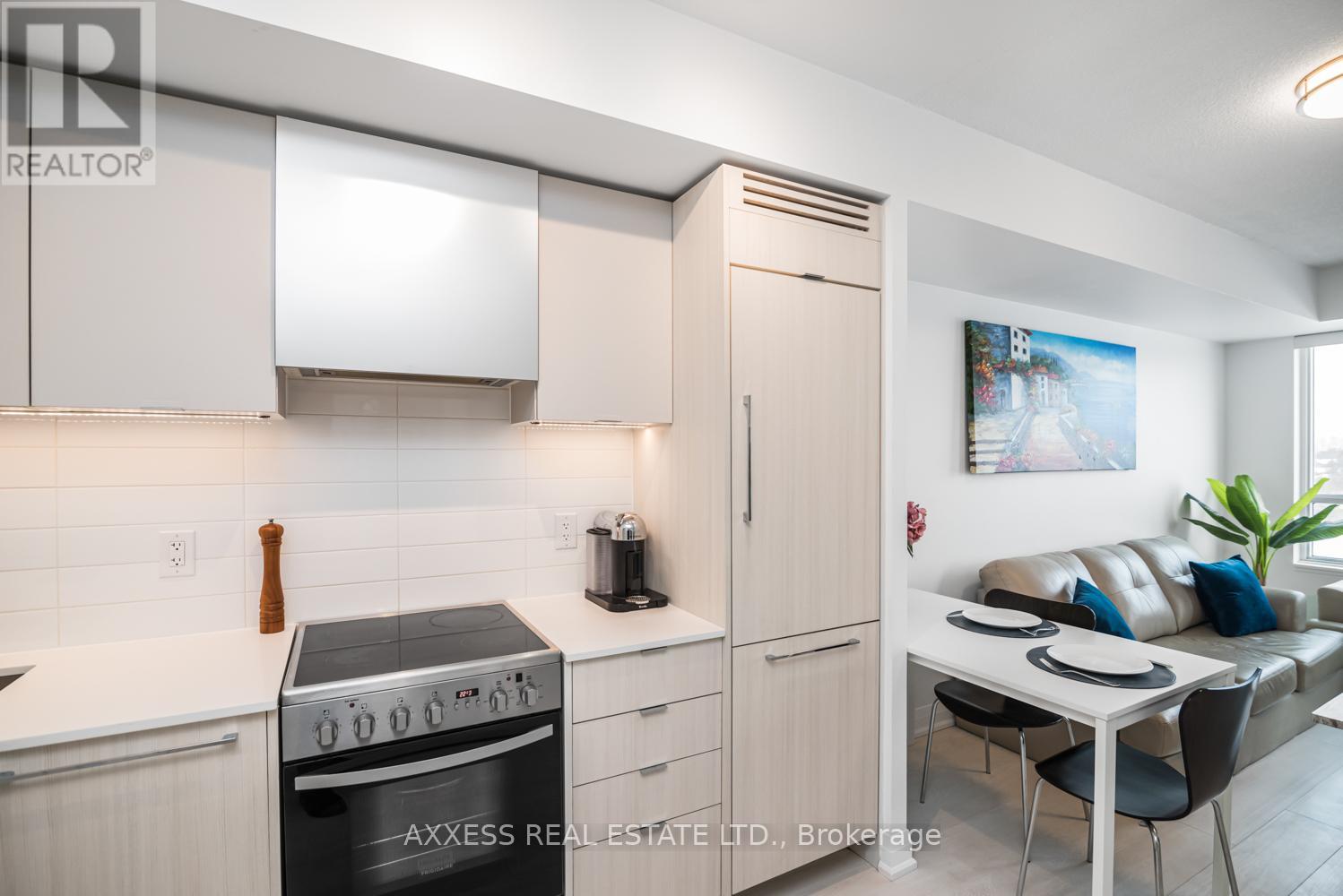619 - 10 Gibbs Road, Toronto, Ontario  M9B 0E2 - Photo 3 - W12994186