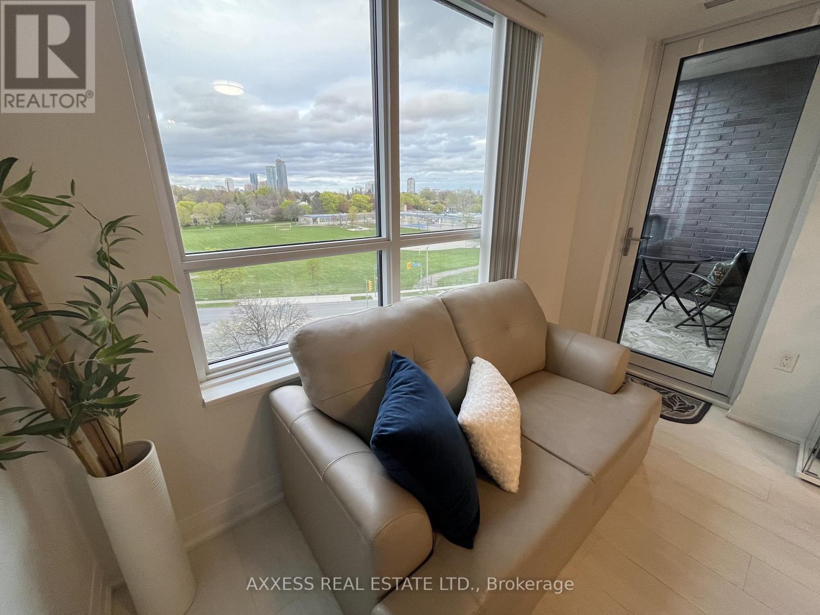 619 - 10 Gibbs Road, Toronto, Ontario  M9B 0E2 - Photo 5 - W12994186