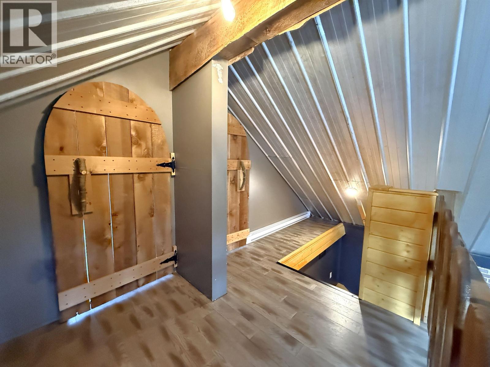 7058 93 Mile Loop Road, 100 Mile House, British Columbia  V0K 2E2 - Photo 16 - R3123106