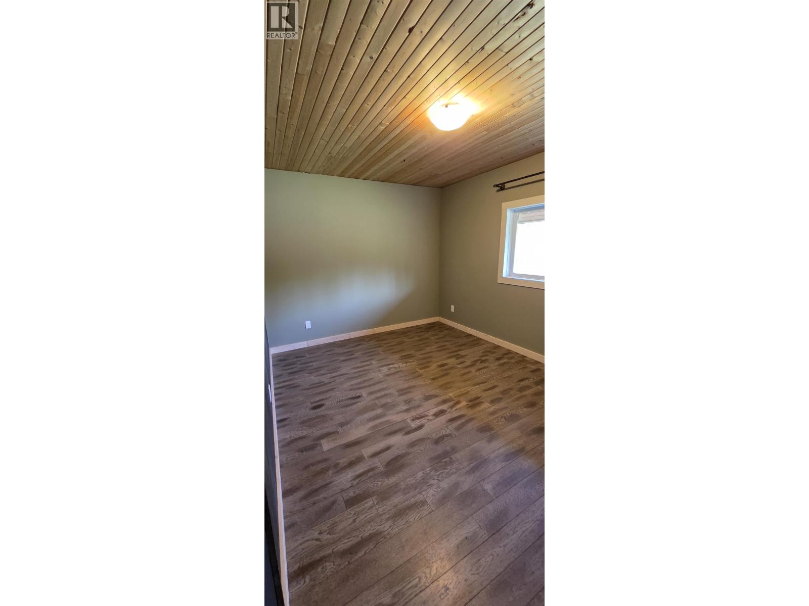 7058 93 Mile Loop Road, 100 Mile House, British Columbia  V0K 2E2 - Photo 18 - R3123106