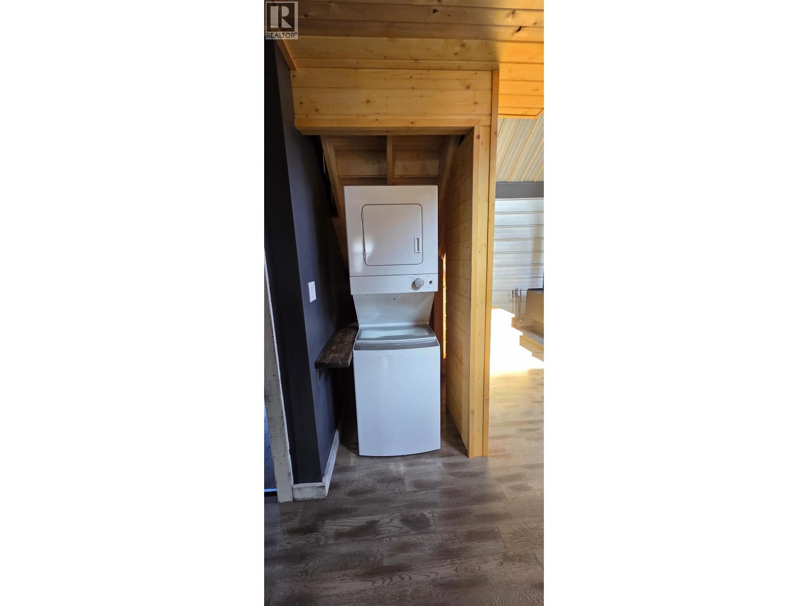 7058 93 Mile Loop Road, 100 Mile House, British Columbia  V0K 2E2 - Photo 23 - R3123106