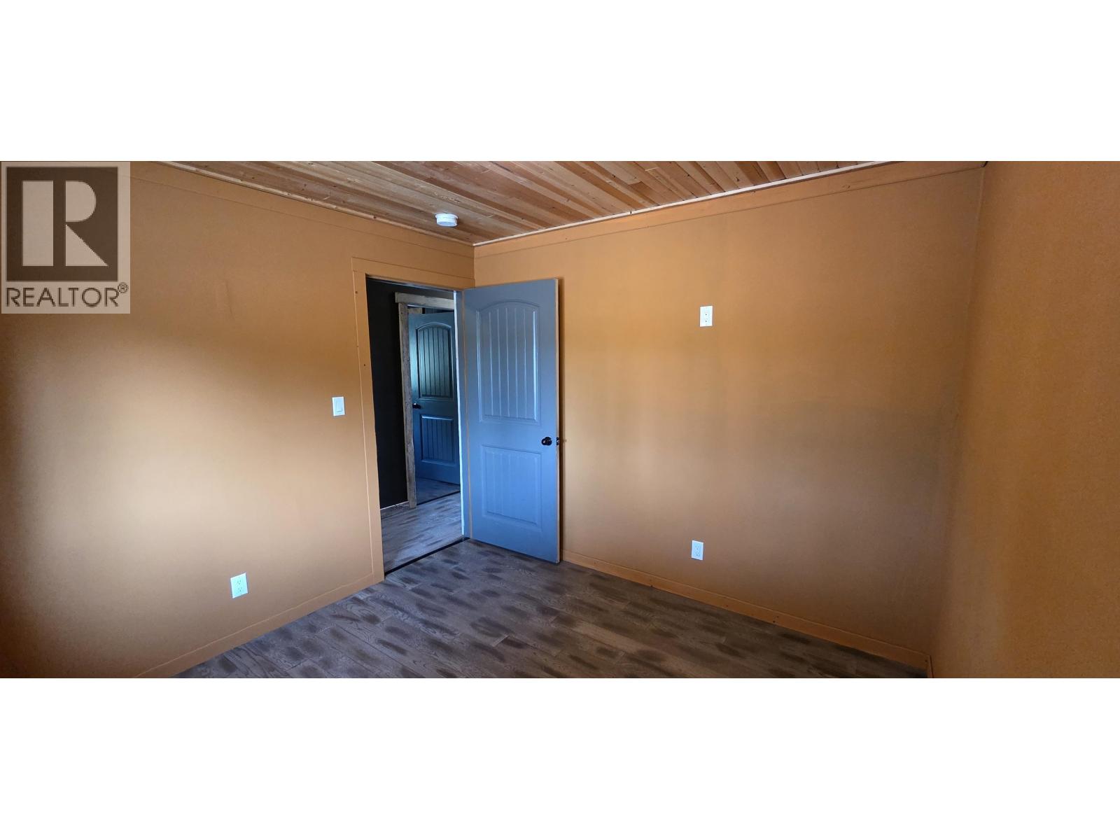 7058 93 Mile Loop Road, 100 Mile House, British Columbia  V0K 2E2 - Photo 25 - R3123106