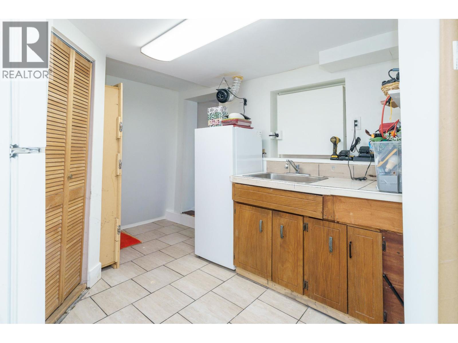 300 Tenth Avenue, New Westminster, British Columbia  V3L 2B2 - Photo 14 - R3123055