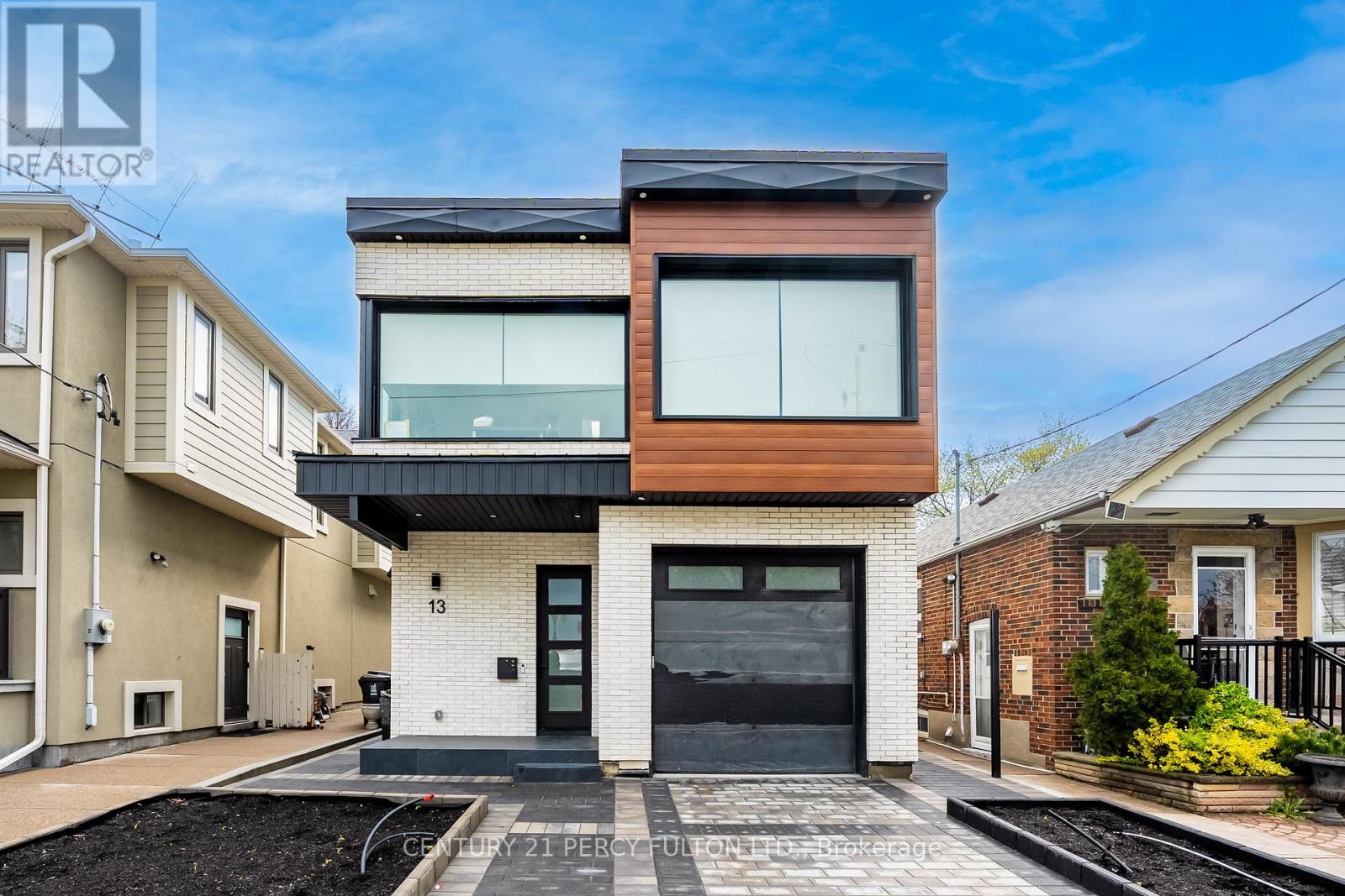 2 - 13 Mckayfield Road, Toronto, Ontario  M4J 3V5 - Photo 2 - E13131704