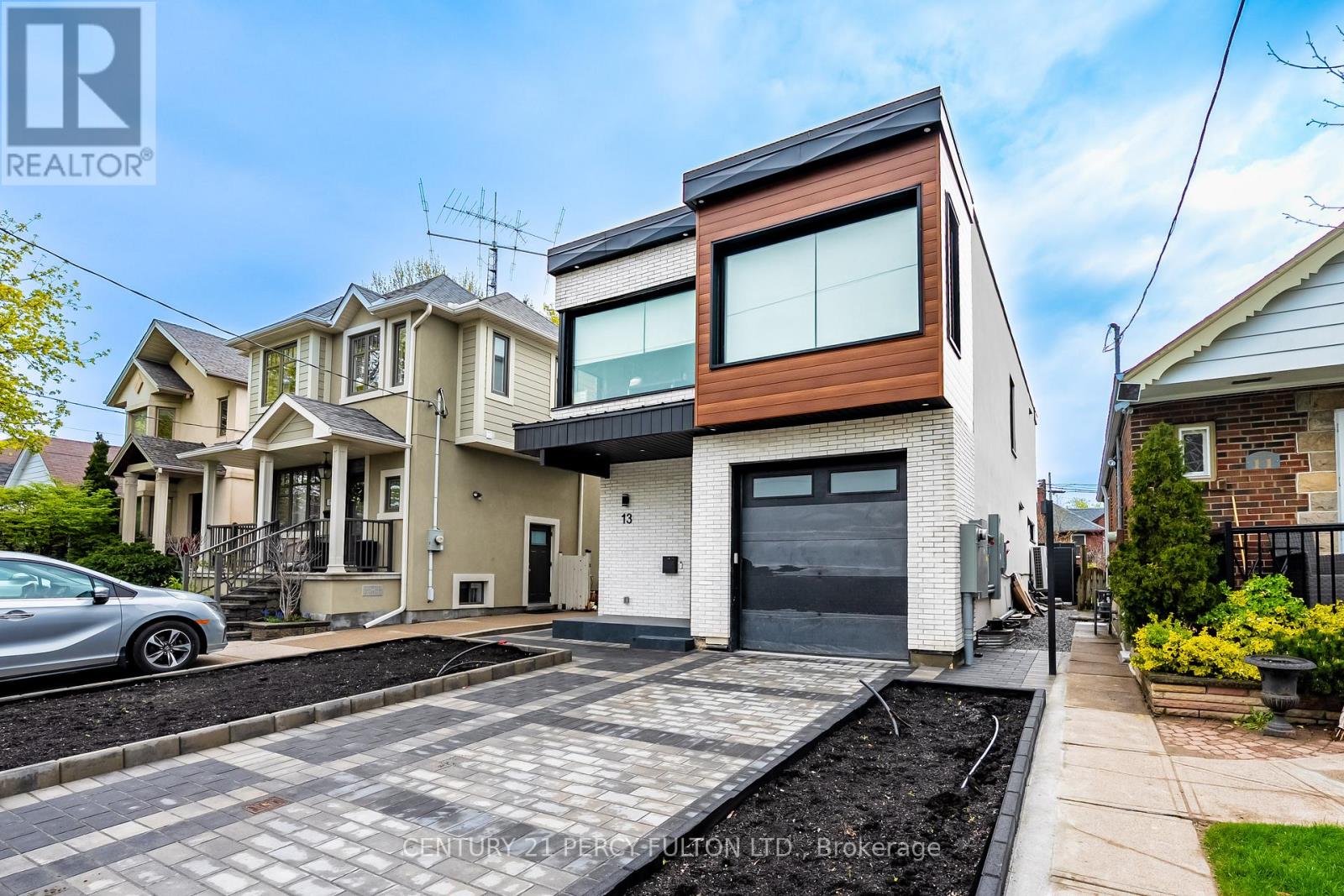 2 - 13 Mckayfield Road, Toronto, Ontario  M4J 3V5 - Photo 3 - E13131704