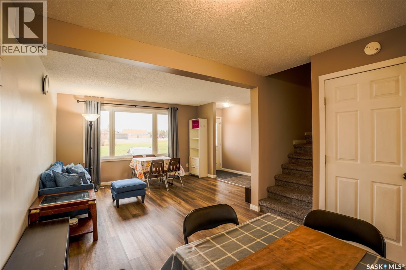 91 Mackenzie Way, Regina, Saskatchewan  S4N 5M8 - Photo 15 - SK034737