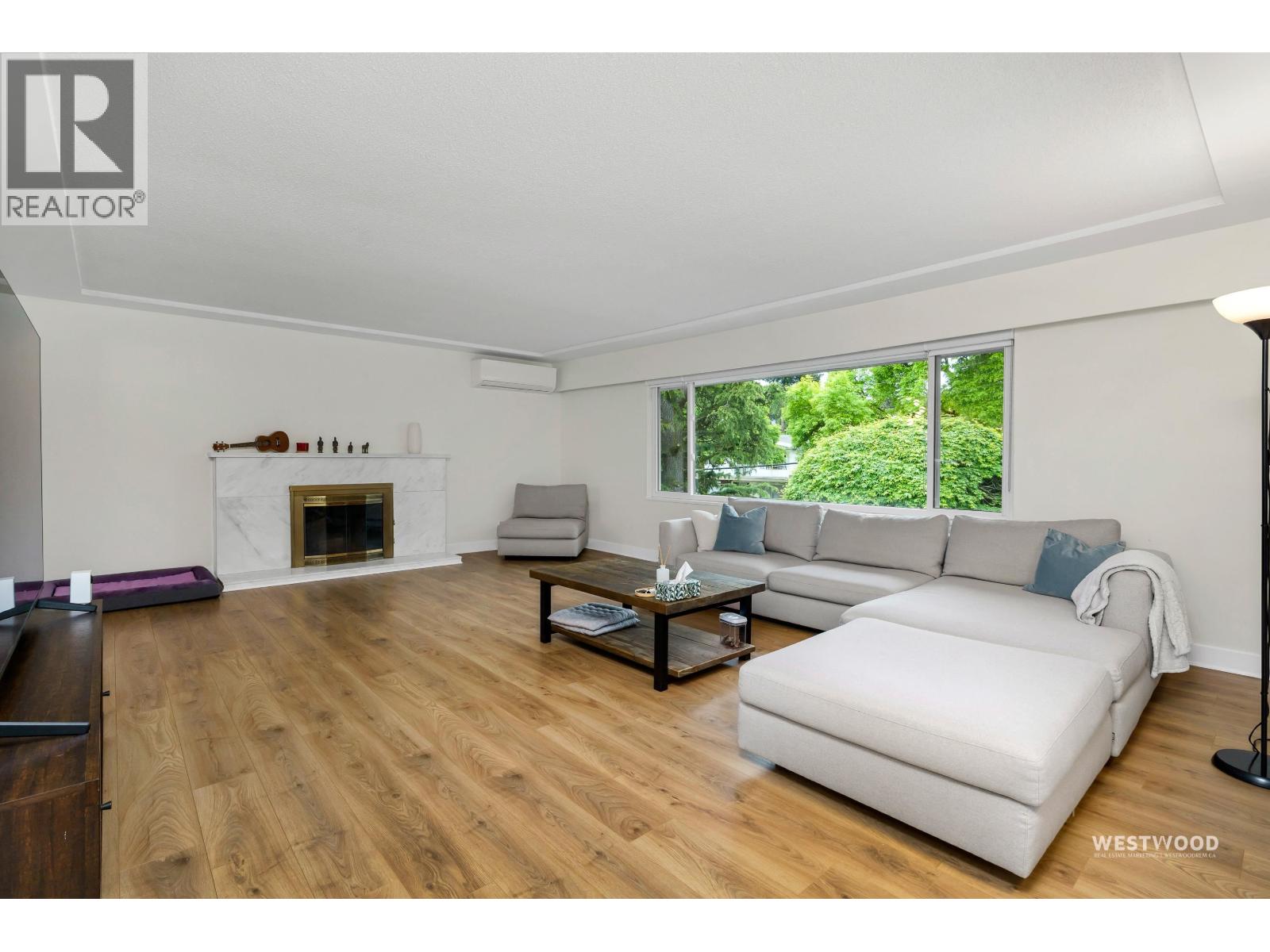 4264 Atlee Avenue, Burnaby, British Columbia  V5G 3R6 - Photo 3 - R3123316