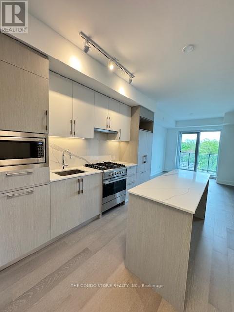503 - 8 MANOR ROAD W, Toronto, Ontario