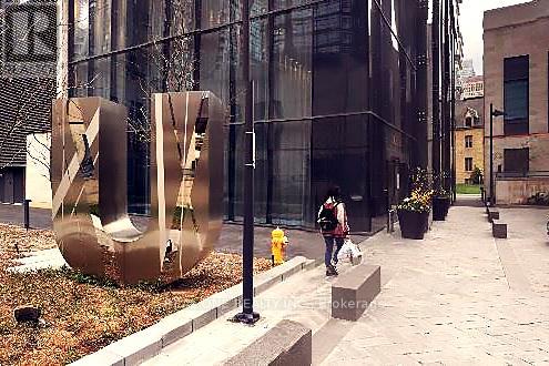1810 - 65 ST MARY STREET, Toronto, Ontario