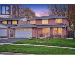 264 MANCHESTER DRIVE, Newmarket, Ontario