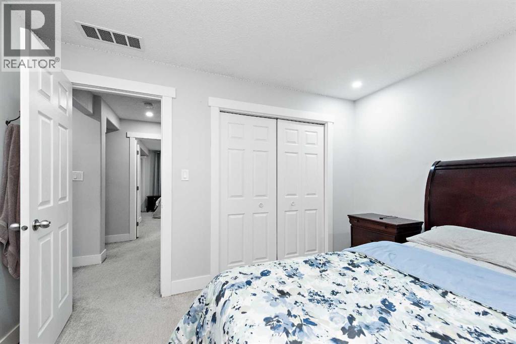 66 Royal Highland Road NW, Calgary, Alberta  T3G 4Y4 - Photo 41 - A2297396