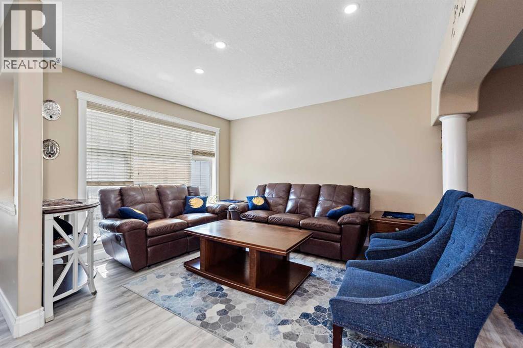 66 Royal Highland Road NW, Calgary, Alberta  T3G 4Y4 - Photo 9 - A2297396