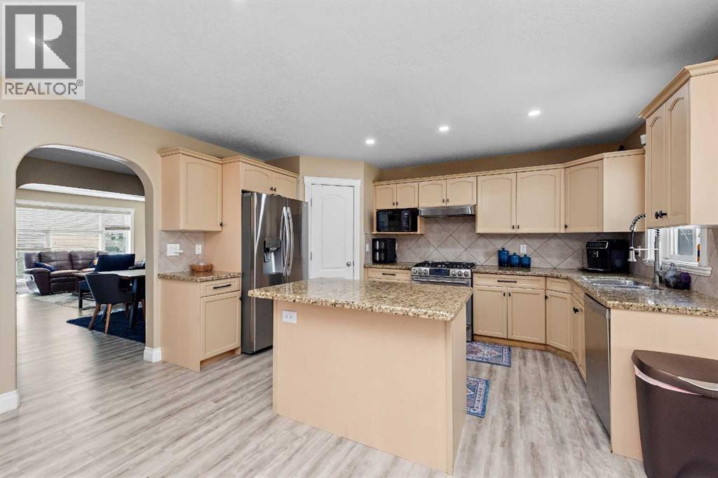 66 Royal Highland Road NW, Calgary, Alberta  T3G 4Y4 - Photo 16 - A2297396