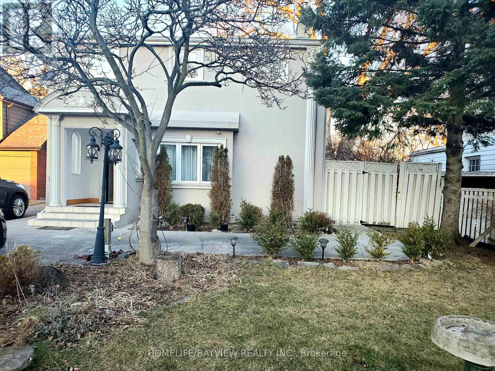 LONG BRANCH - 70 ARCADIAN CIRCLE, Toronto, Ontario