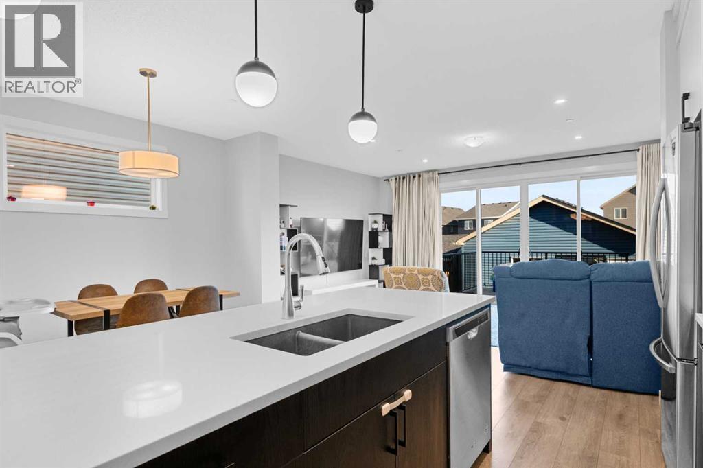 571 Livingston Way Ne, Calgary, Alberta  T3P 0V9 - Photo 5 - A2303524