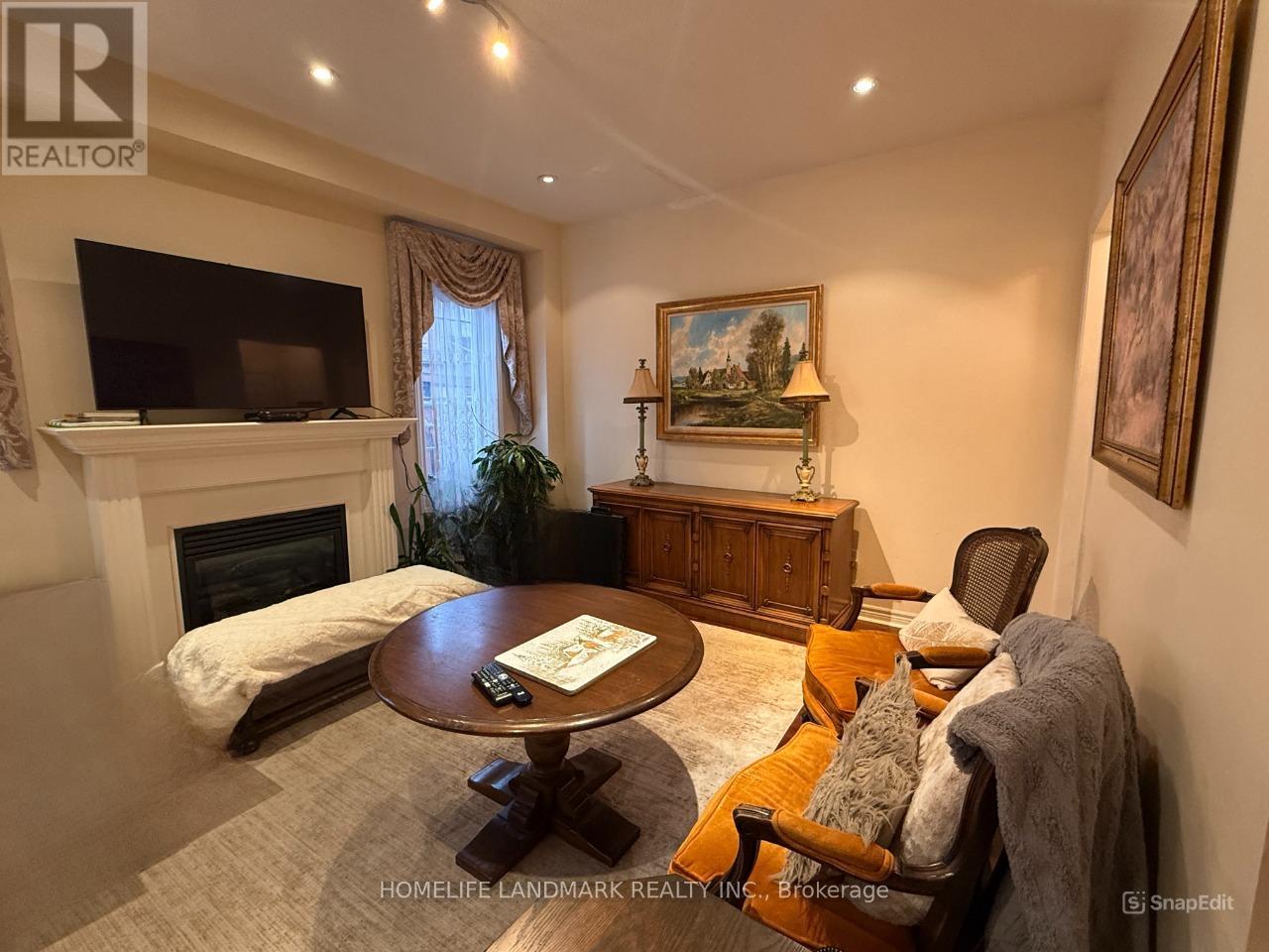 141 Fox Hound Crescent, Vaughan, Ontario L4H 2H4 - Photo 2 - N13109176