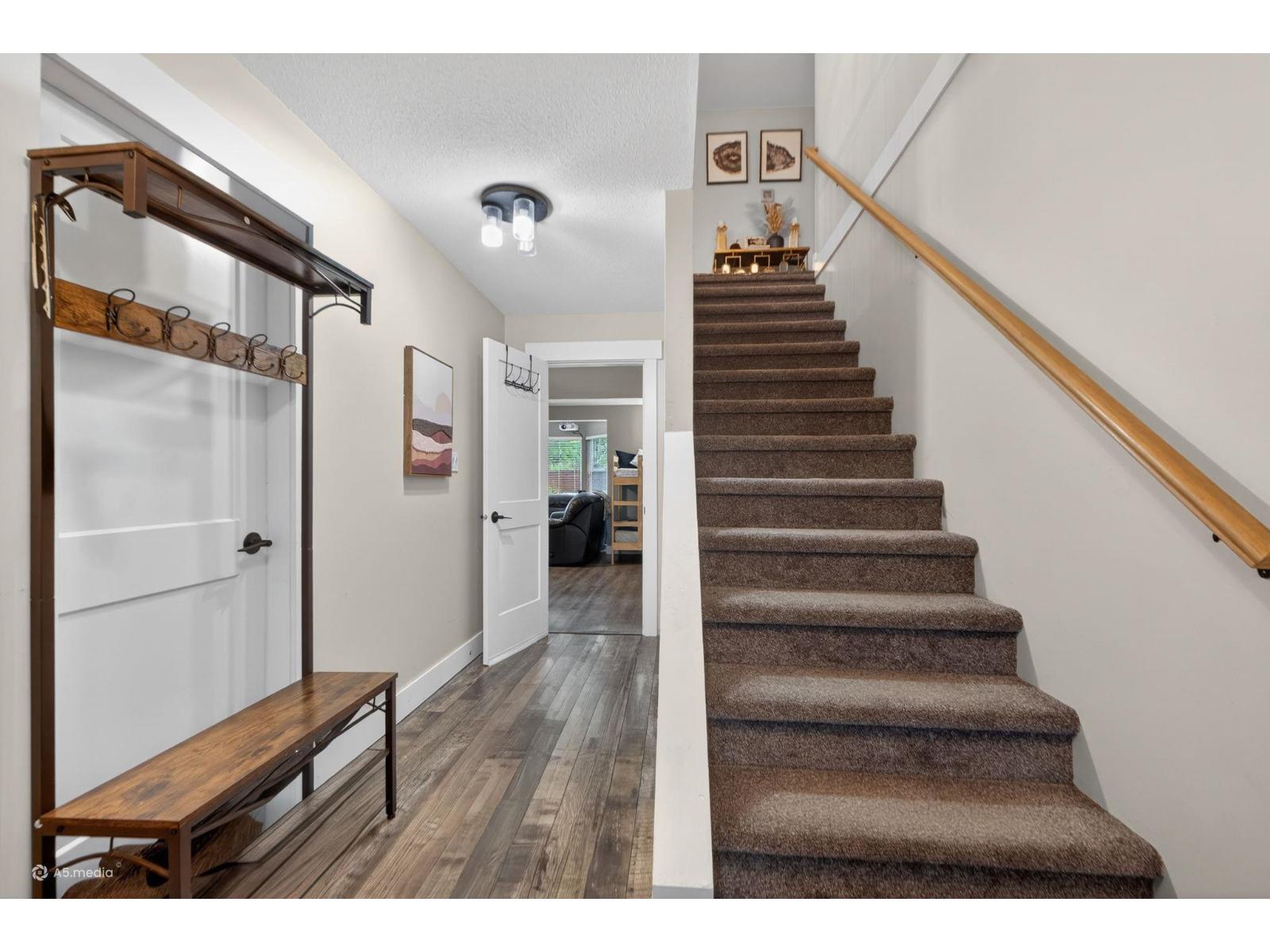 7558 Garnet Drive, Sardis West Vedder, Chilliwack, British Columbia  V2R 3A9 - Photo 6 - R3123561