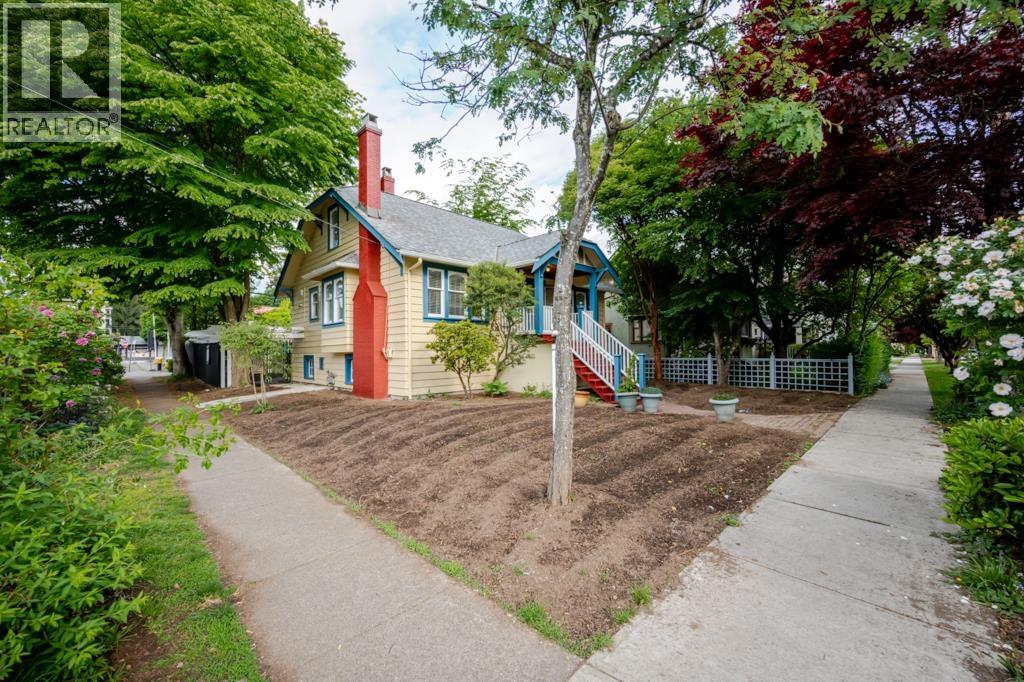 441 Kelly Street, New Westminster, British Columbia  V3L 3T8 - Photo 2 - R3122431