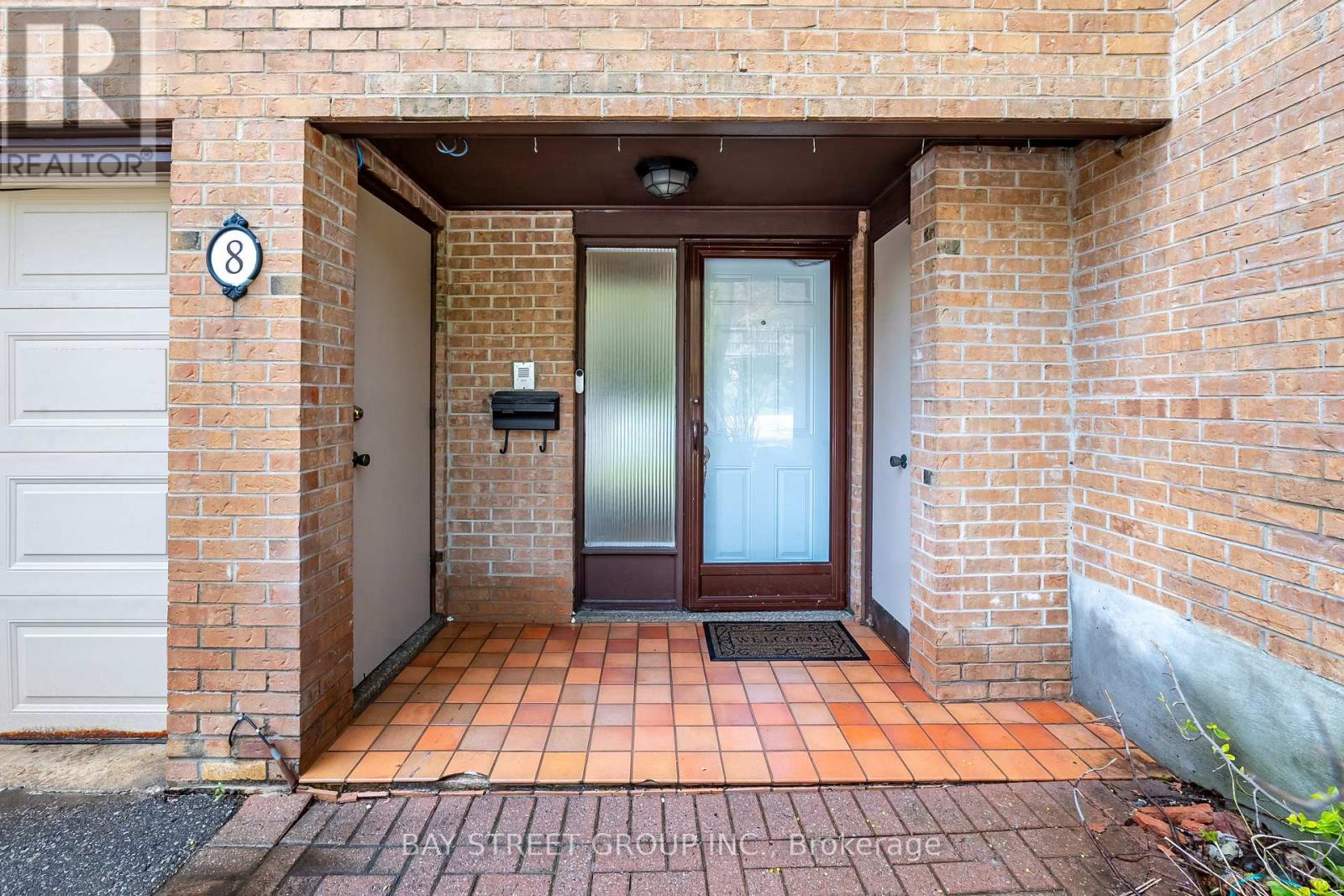 8 Paul Markway, Toronto, Ontario  M2H 1S7 - Photo 2 - C13131818