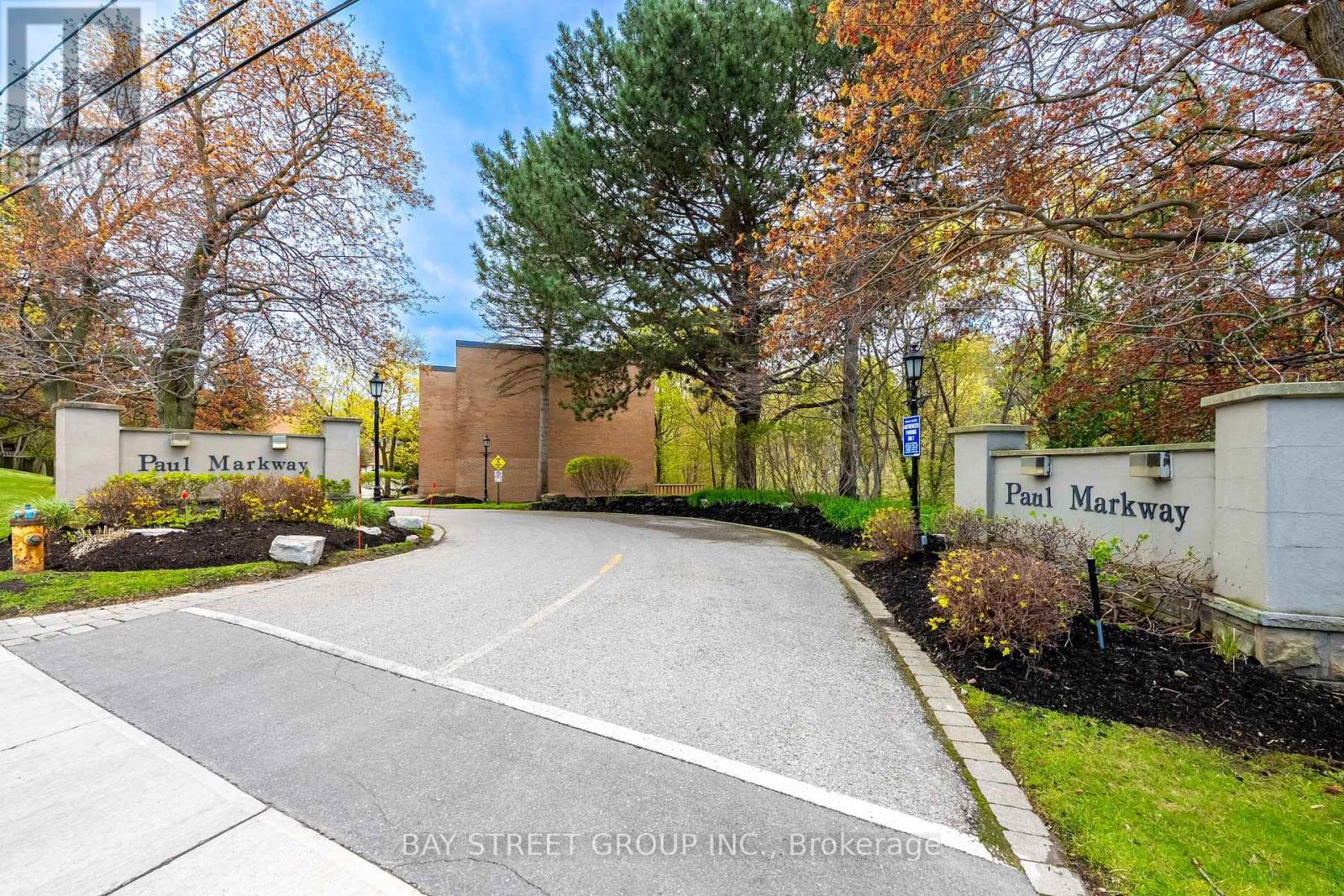 8 Paul Markway, Toronto, Ontario  M2H 1S7 - Photo 3 - C13131818