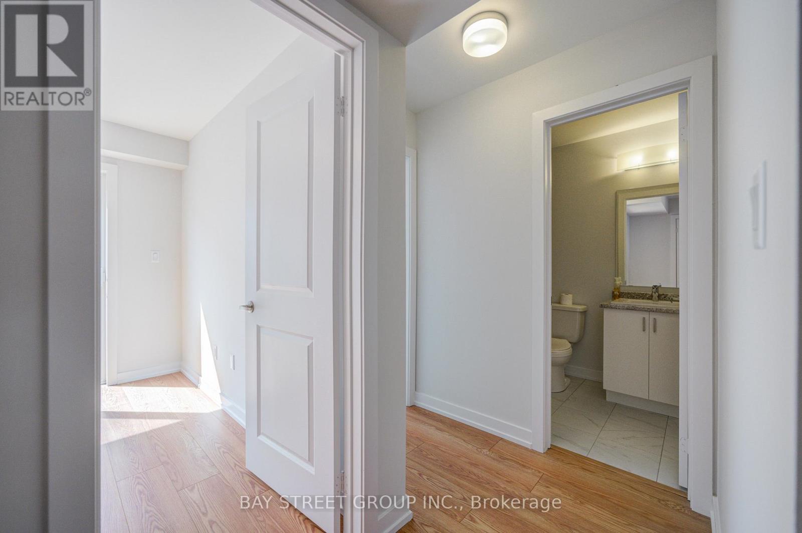 36 Danielle Moore Circle, Toronto, Ontario  M1P 2S7 - Photo 8 - E13131792