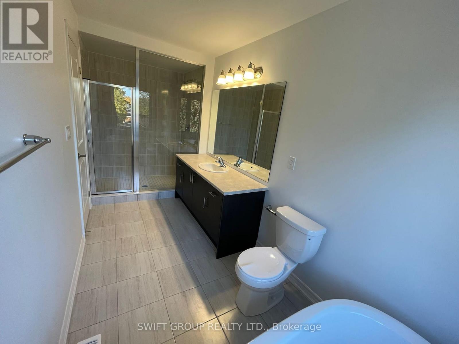 272 Okanagan Path, Oshawa, Ontario  L1H 0A7 - Photo 27 - E13131810
