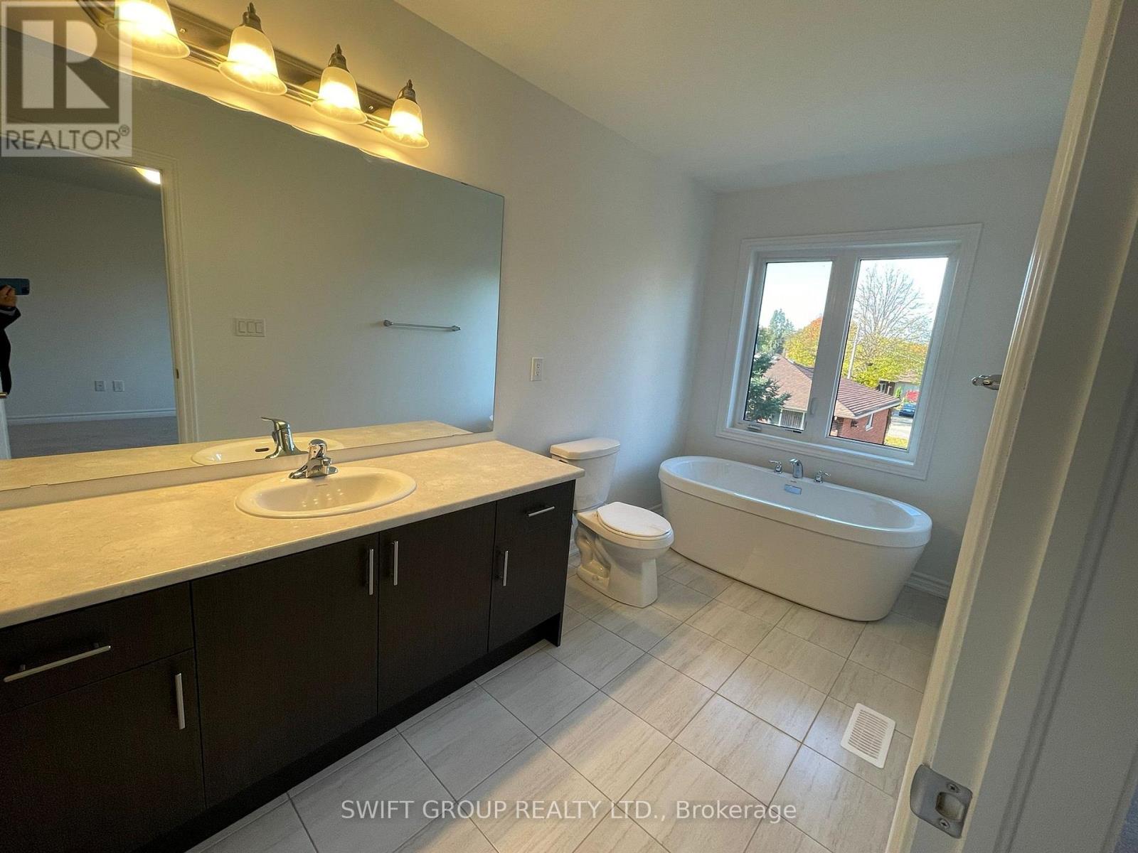 272 Okanagan Path, Oshawa, Ontario  L1H 0A7 - Photo 29 - E13131810