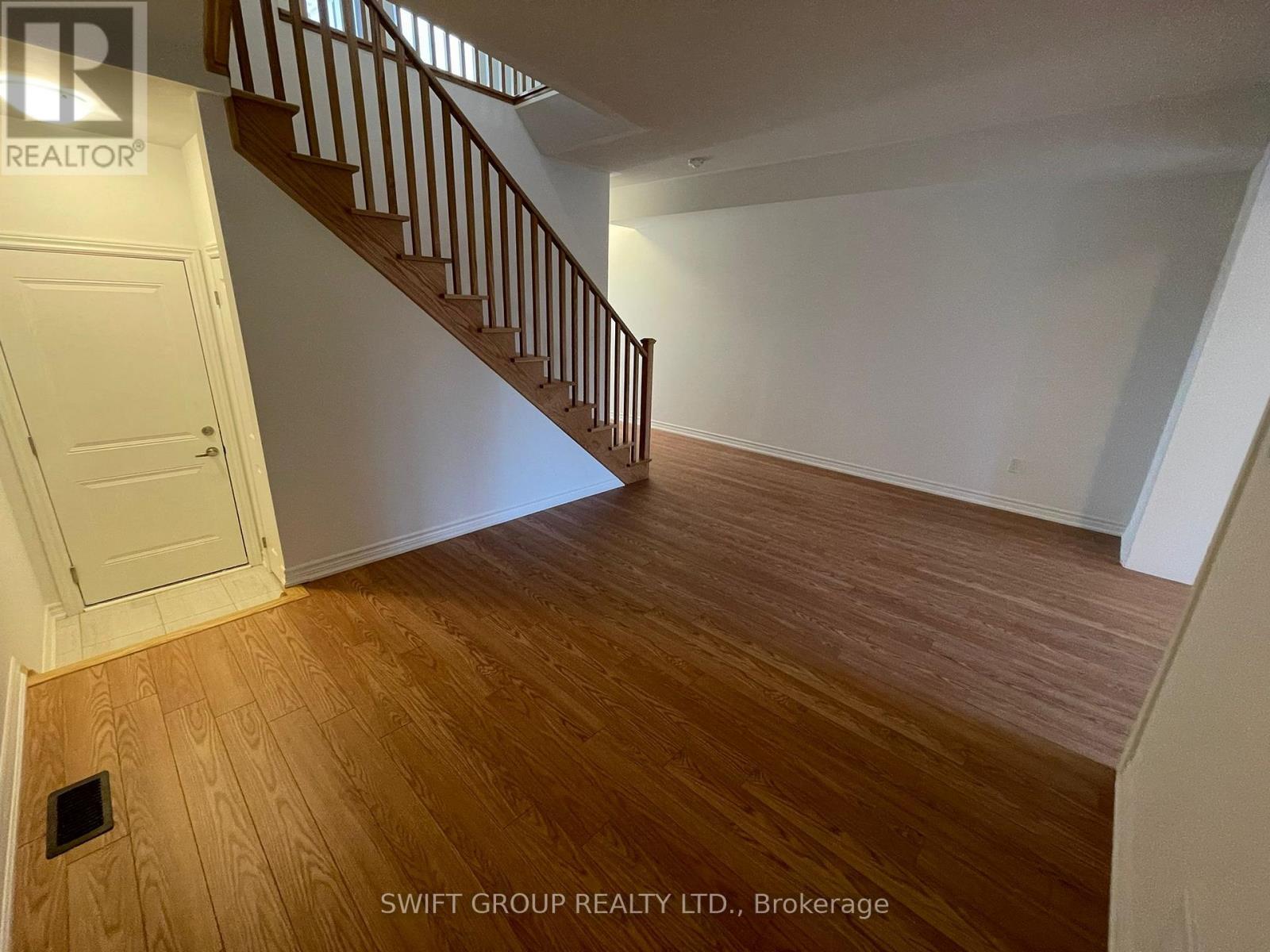 272 Okanagan Path, Oshawa, Ontario  L1H 0A7 - Photo 5 - E13131810
