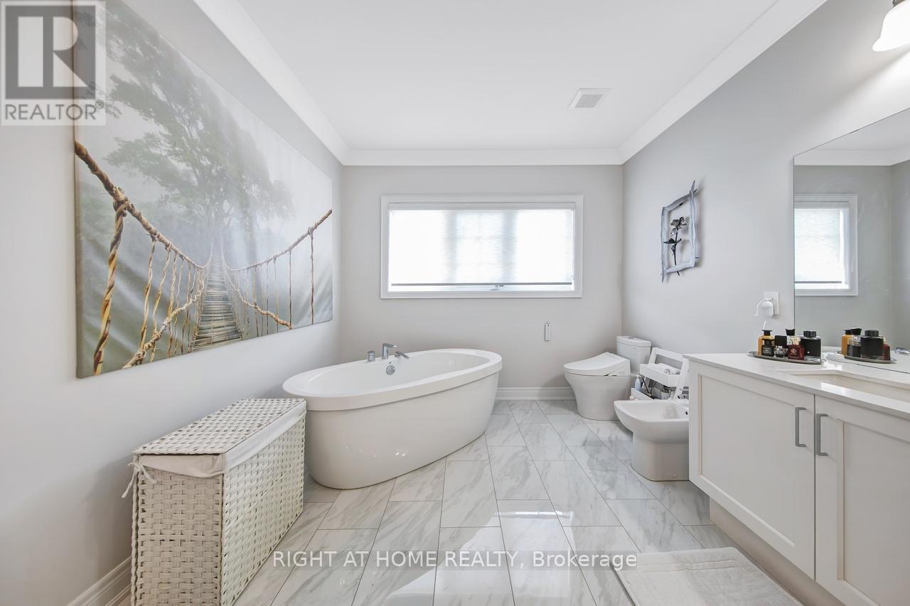 38 Menotti Drive, Richmond Hill, Ontario  L4E 1G6 - Photo 18 - N13131788