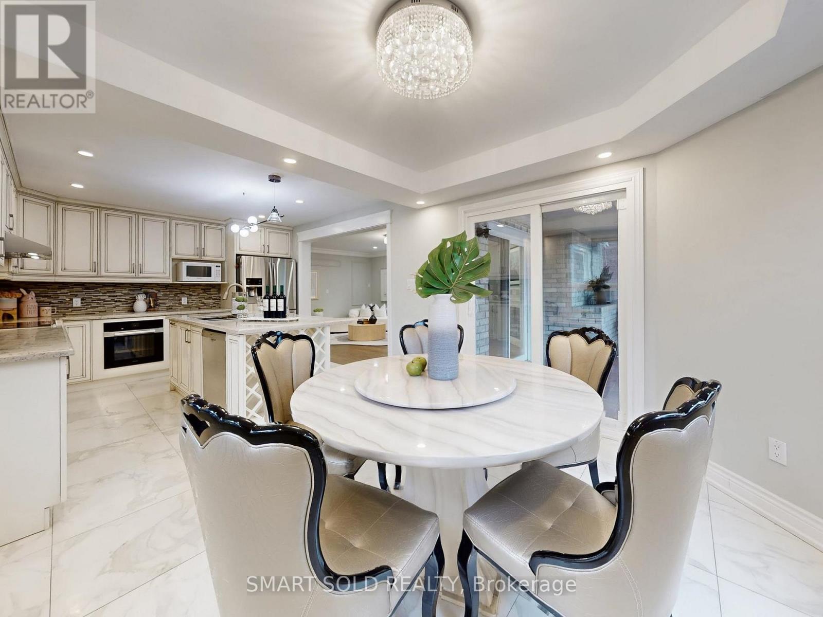 24 Normandy Crescent, Richmond Hill, Ontario  L4C 8L8 - Photo 12 - N13131790
