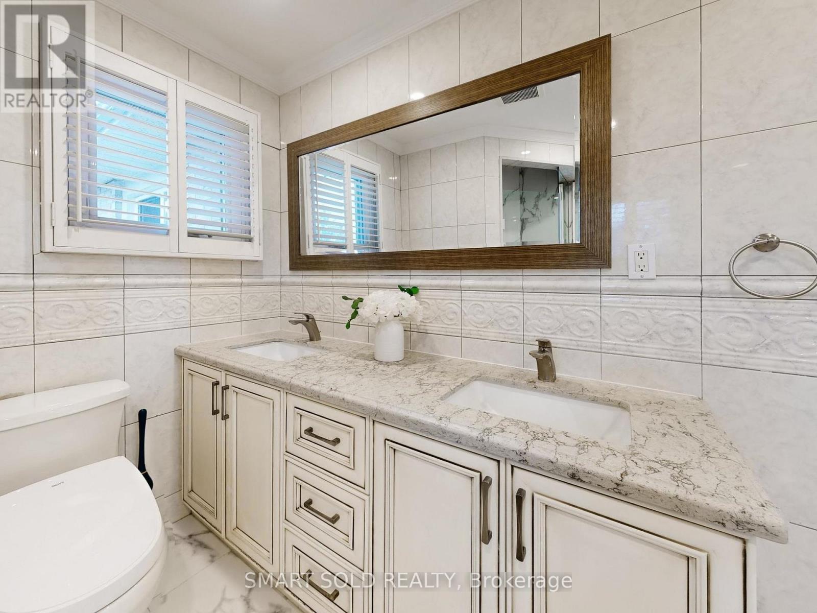 24 Normandy Crescent, Richmond Hill, Ontario  L4C 8L8 - Photo 19 - N13131790