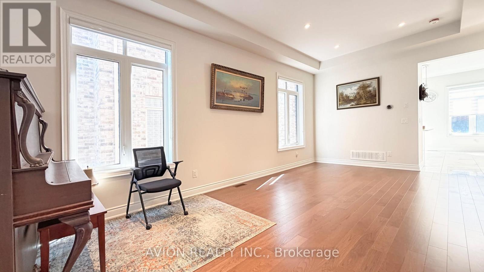 76 Maple Fields Circle, Aurora, Ontario  L4G 3X6 - Photo 4 - N13131822