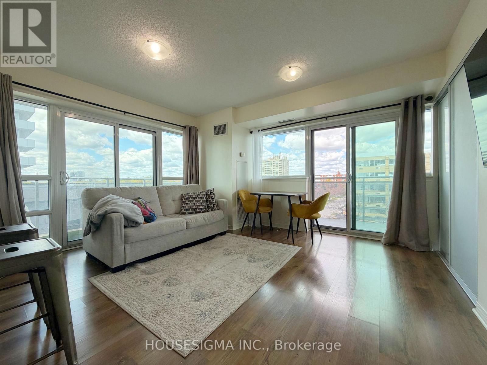 509 - 215 QUEEN STREET E, Brampton, Ontario