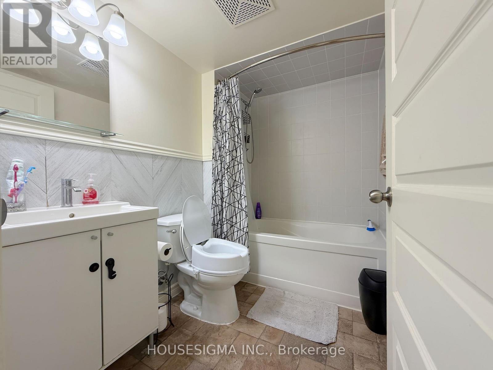 509 - 215 Queen Street E, Brampton, Ontario  L6W 0A9 - Photo 12 - W13131794