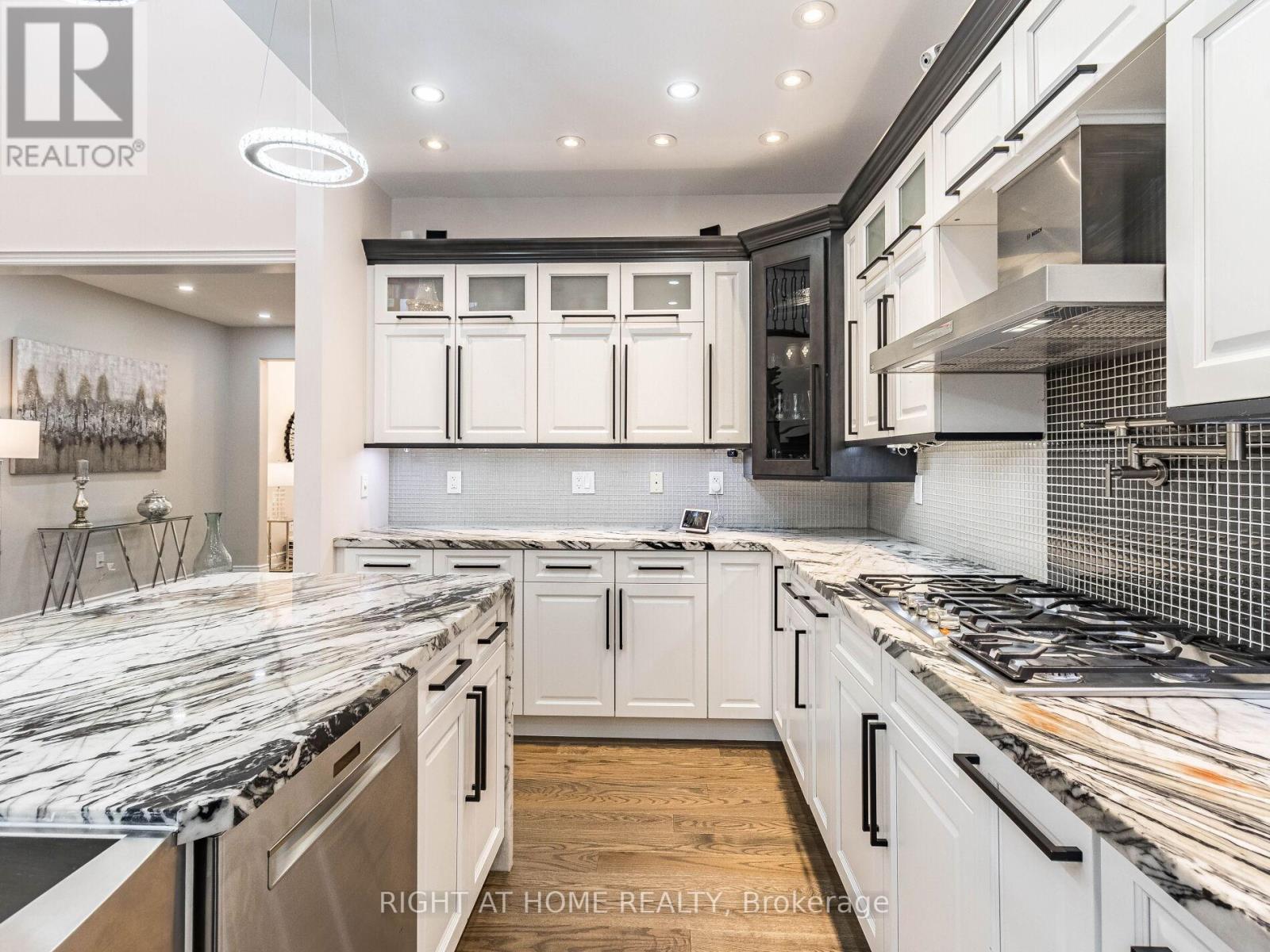 3176 Stocksbridge Avenue, Oakville, Ontario  L6M 0A7 - Photo 12 - W13131812