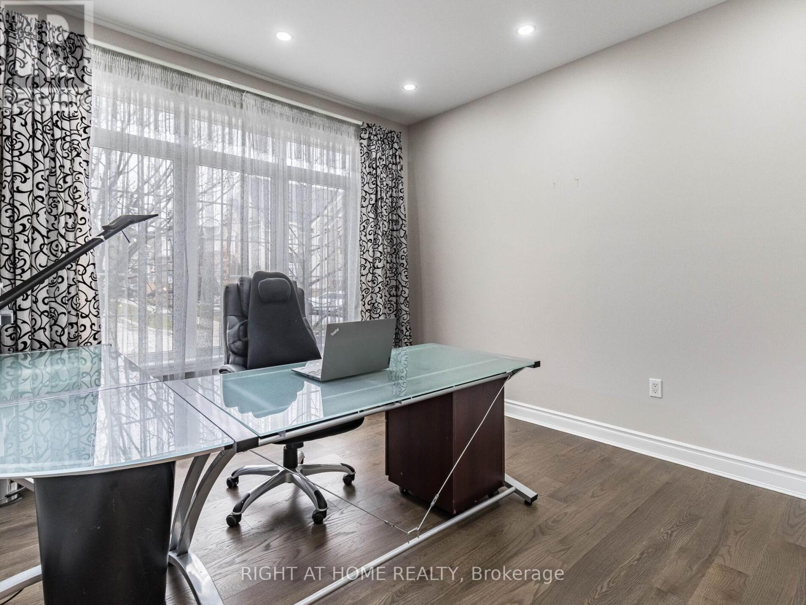 3176 Stocksbridge Avenue, Oakville, Ontario  L6M 0A7 - Photo 5 - W13131812