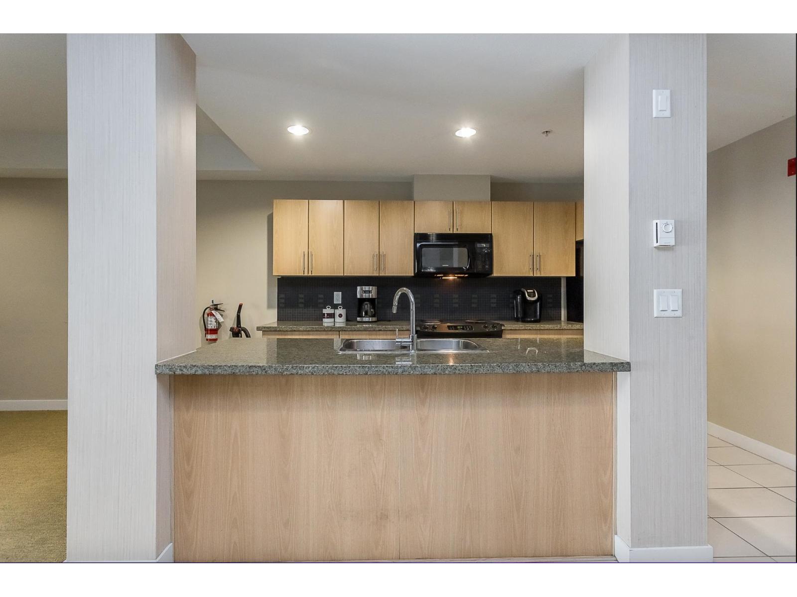 301 33546 Holland Avenue, Abbotsford, British Columbia  V2S 0C1 - Photo 6 - R3123931
