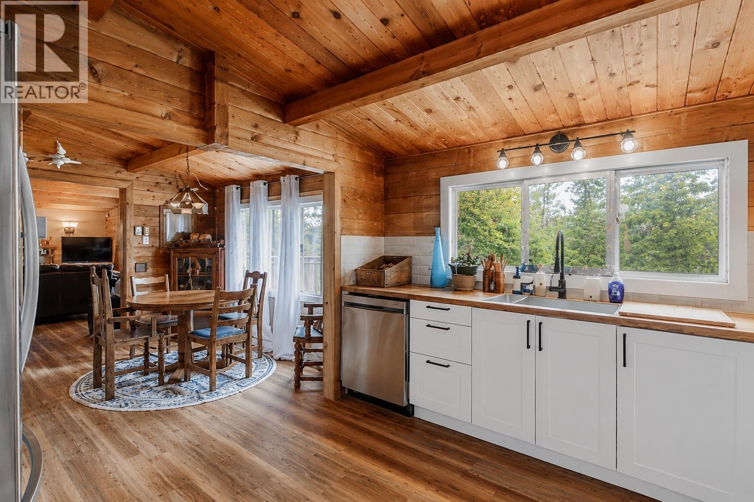 6062 Mahood Lake Road, 100 Mile House, British Columbia  V0K 1X3 - Photo 11 - R3092087