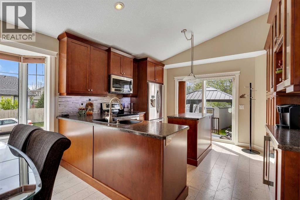 16371 Somercrest Street Sw, Calgary, Alberta  T2Y 3M6 - Photo 6 - A2310850