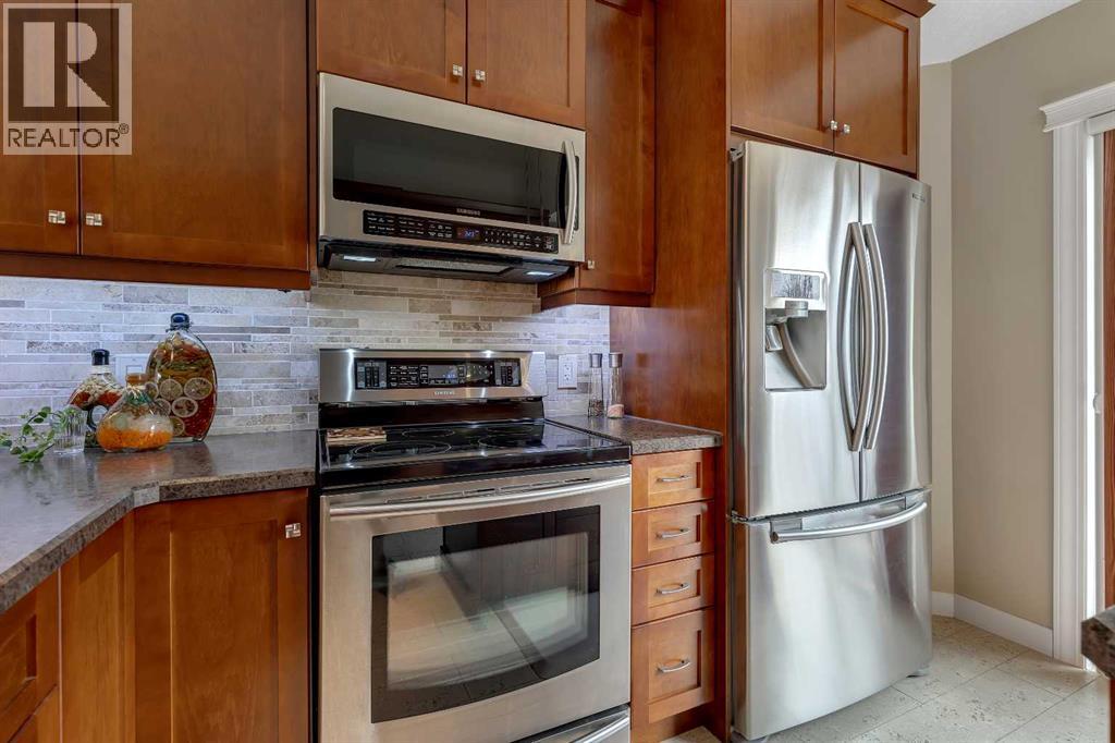 16371 Somercrest Street Sw, Calgary, Alberta  T2Y 3M6 - Photo 9 - A2310850