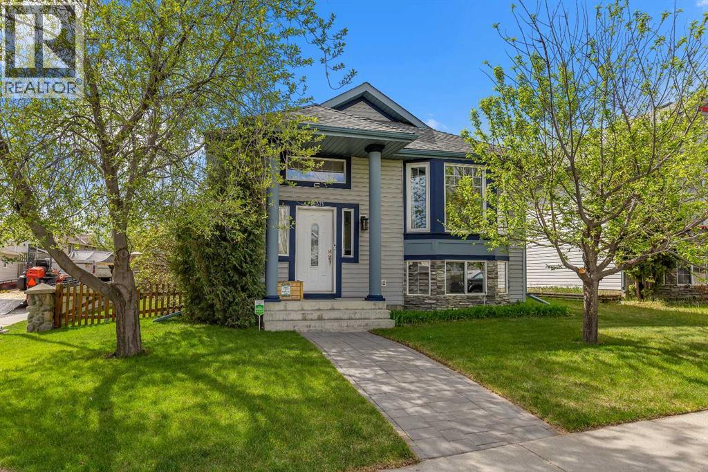 16371 Somercrest Street Sw, Calgary, Alberta  T2Y 3M6 - Photo 1 - A2310850