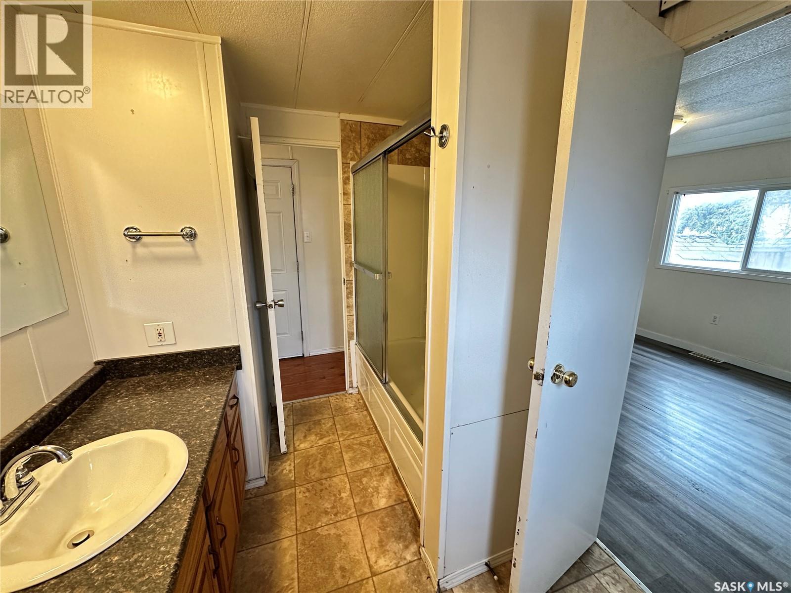 53 219 Grant Street, Saskatoon, Saskatchewan  S7N 2A5 - Photo 22 - SK036101