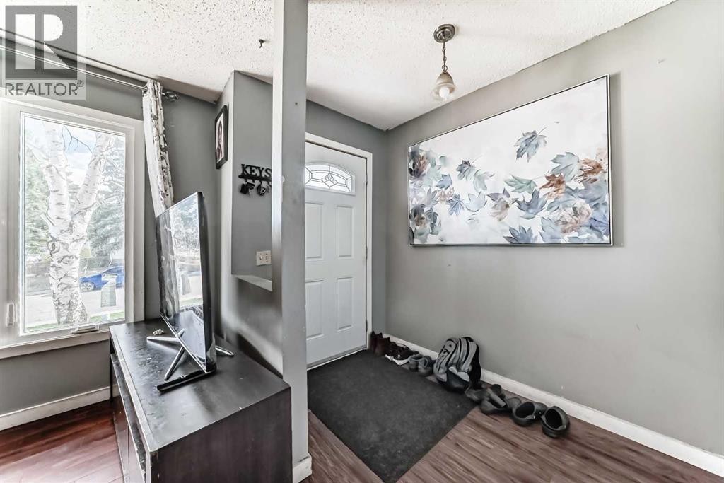 4 Fonda Crescent Se, Calgary, Alberta  T2A 5S6 - Photo 4 - A2308302