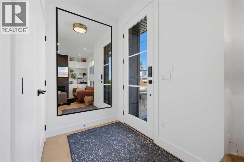 3707 30 Avenue Sw, Calgary, Alberta  T3E 0S9 - Photo 2 - A2310428